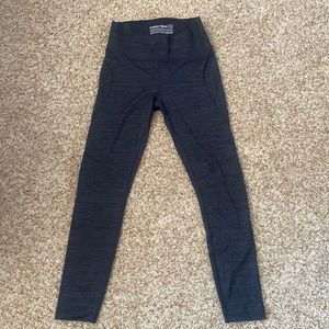 Outdoor Voices 7/8 Gray & White TechSweat High Rise Leggings (Small)